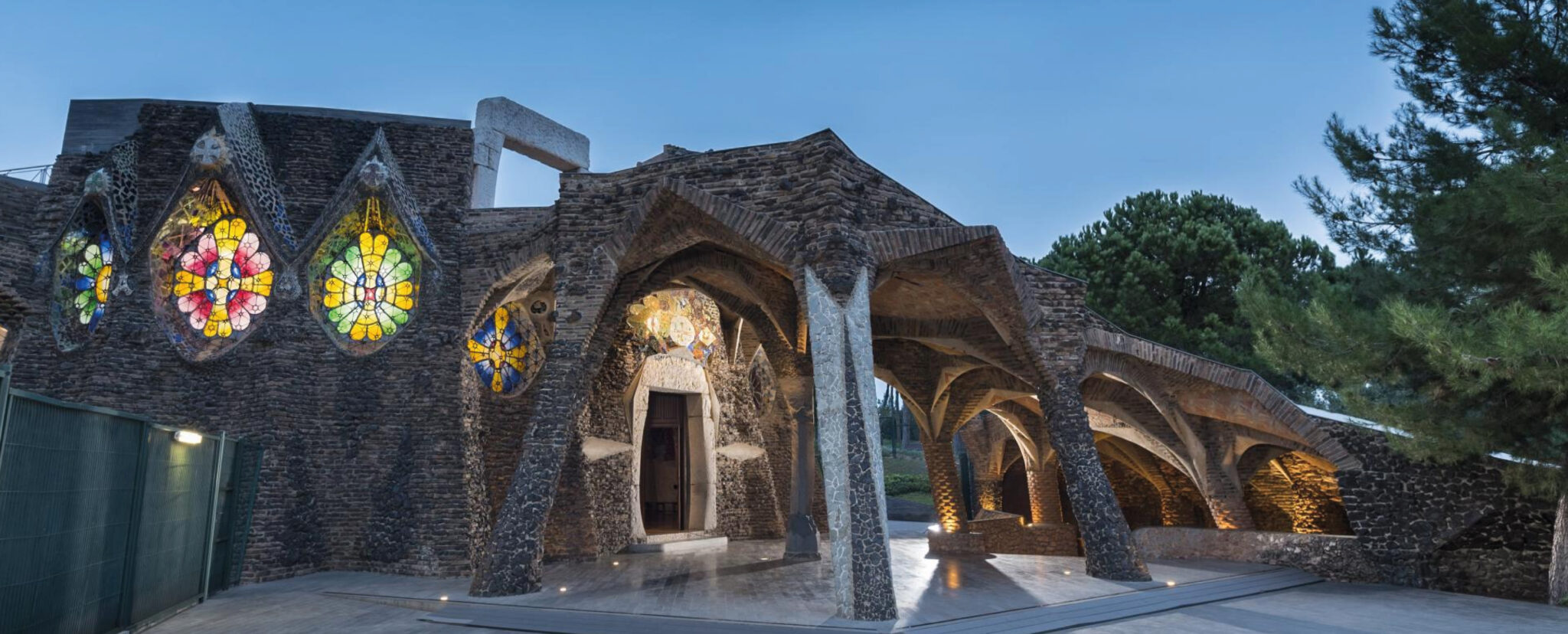 Cripta Gaudí de la Colonia Güell descuento Carné ISIC
