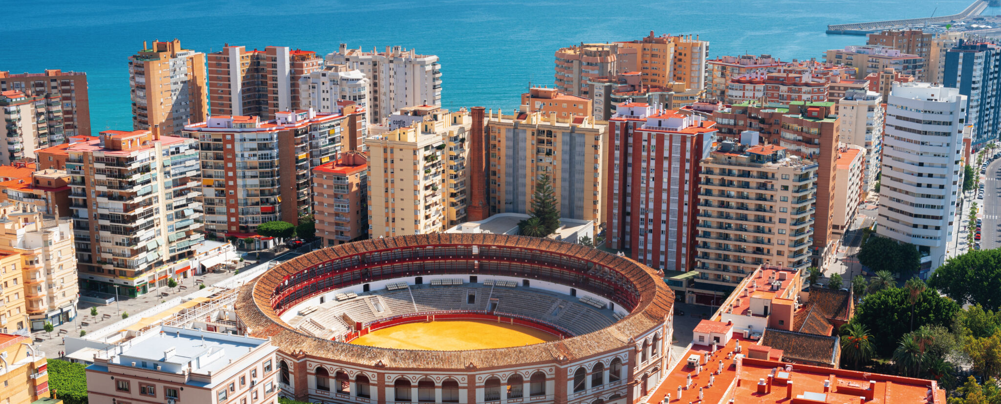 Málaga es uno de los destinos de verano más atractivos del Mediterráneo. Sigue leyendo y descubre qué hacer en tu viaje a Málaga